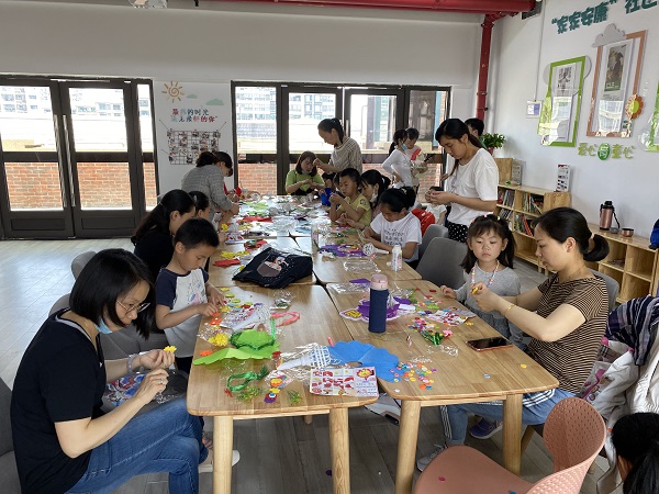 晨光社区开展“弘扬中华美德，感受母爱亲情”主题活动.jpg